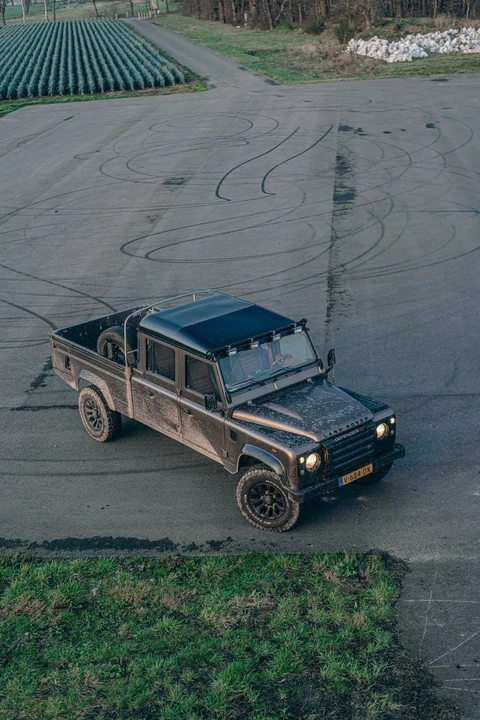 2009 Land Rover Defender 110 - Image 26 of 31