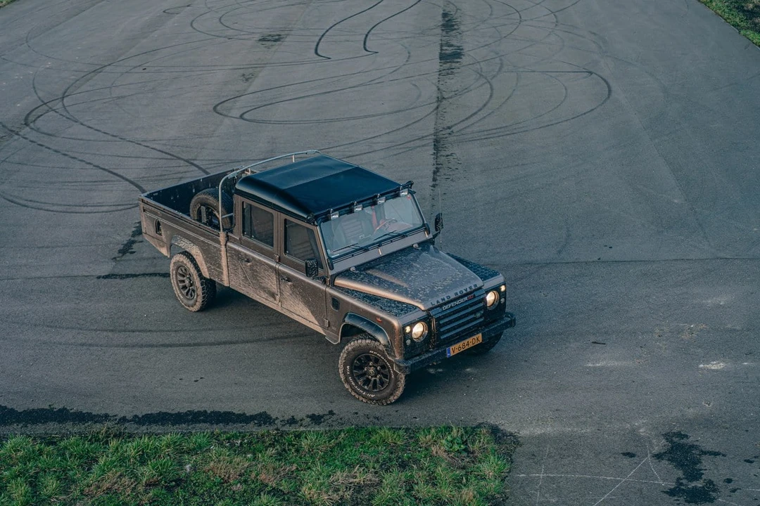 2009 Land Rover Defender 110 - Image 27 of 31