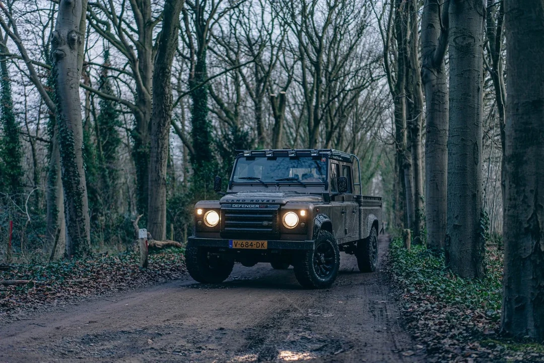 2009 Land Rover Defender 130 - Image 30 of 31