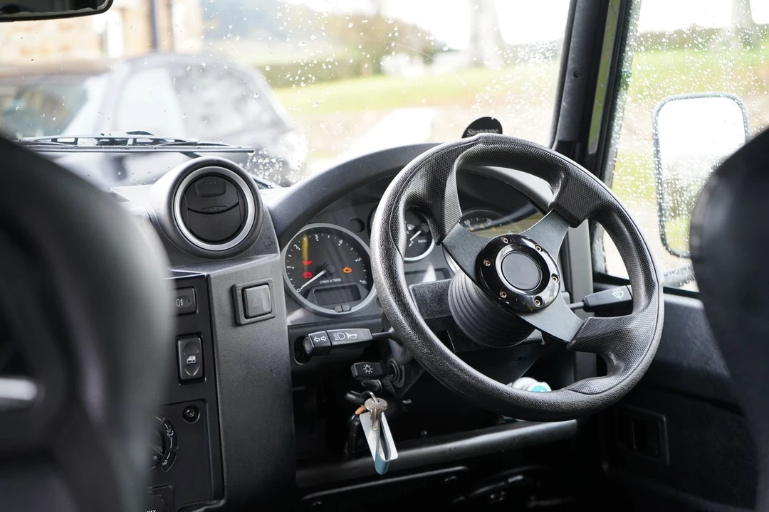 2009 Land Rover Defender 90 - Image 2 of 30