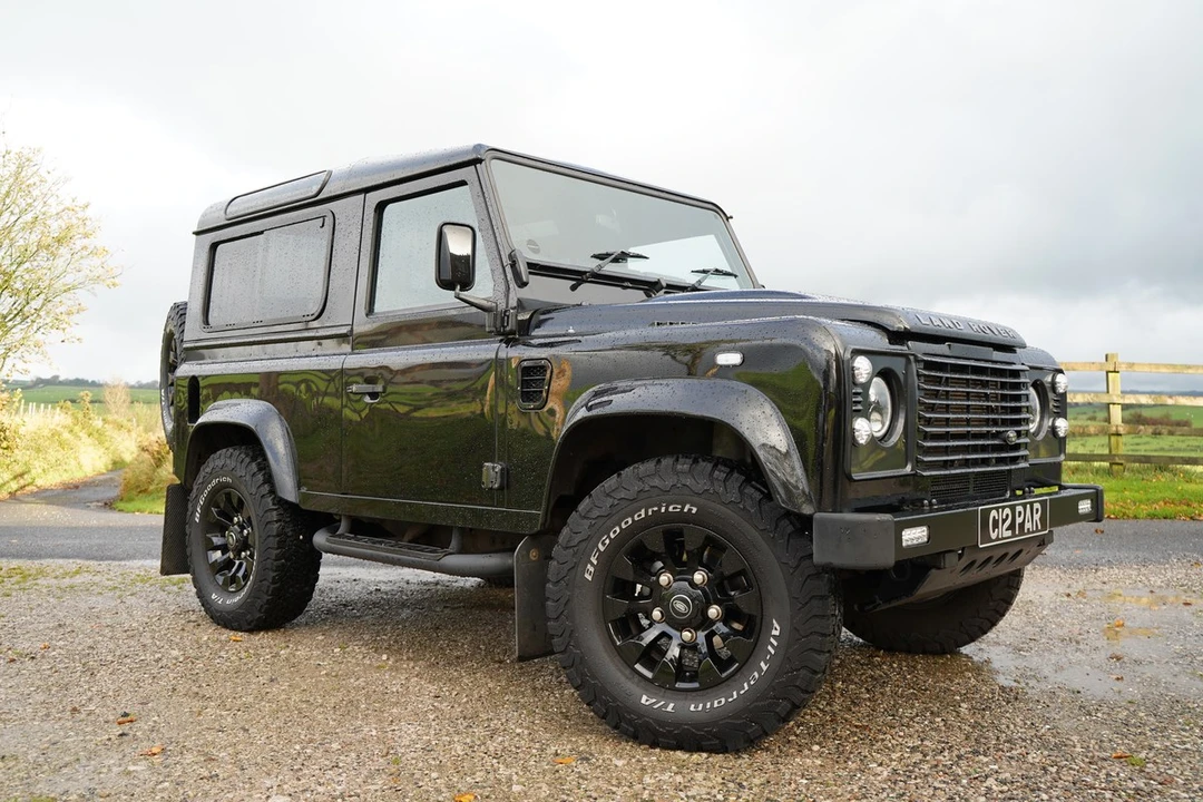 2009 Land Rover Defender 90 - Image 9 of 30