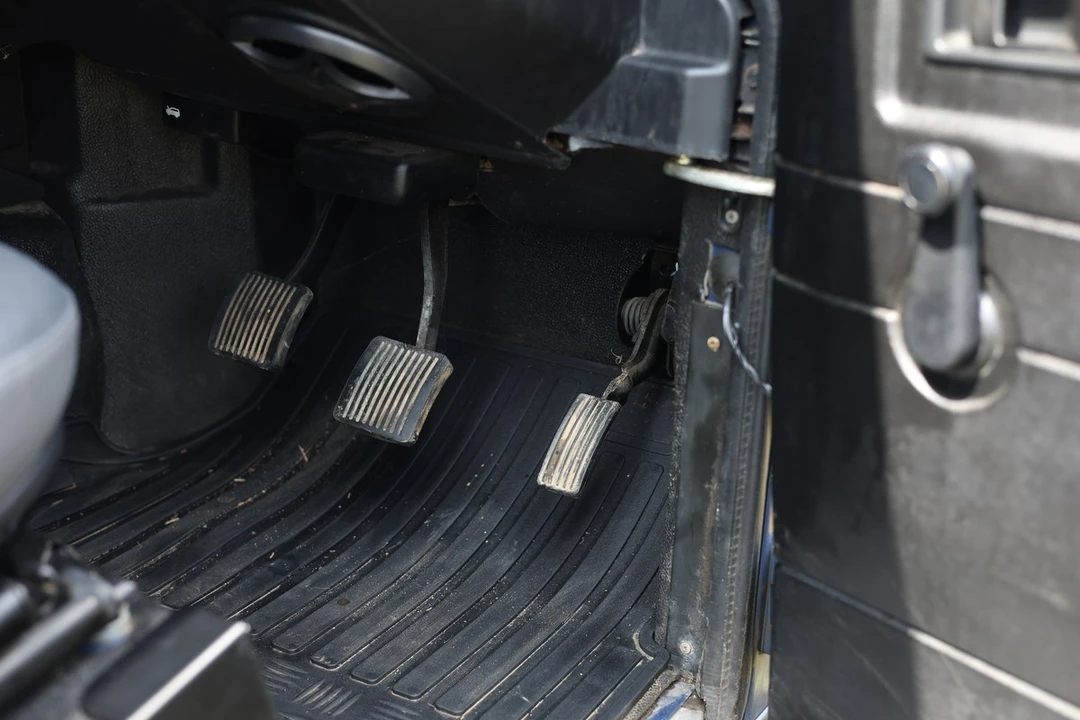 2009 Land Rover Defender 90 - Image 22 of 30