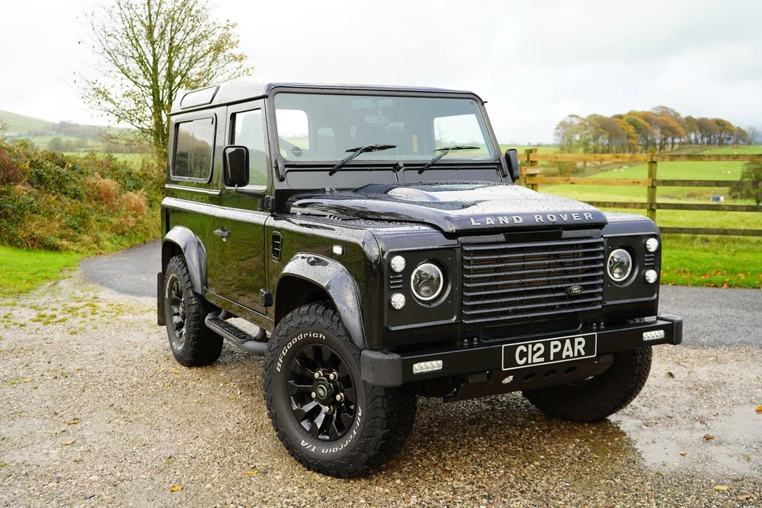 2009 Land Rover Defender 90 - Image 15 of 30