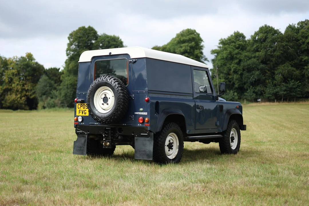 2009 Land Rover Defender 90 - Image 12 of 30