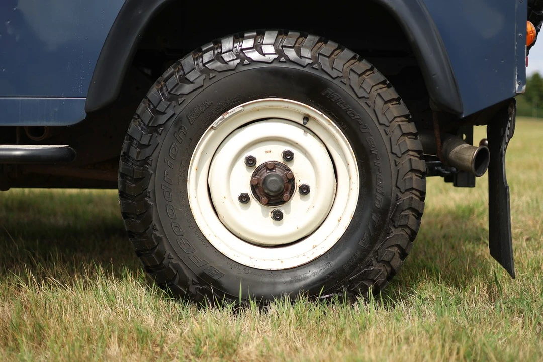 2009 Land Rover Defender 90 - Image 15 of 30