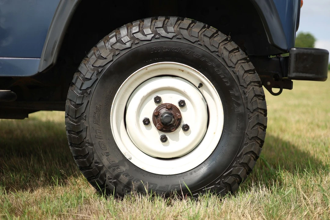 2009 Land Rover Defender 90 - Image 17 of 30