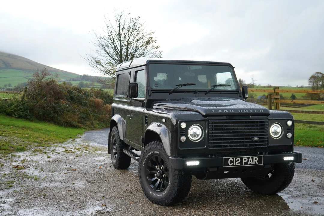2009 Land Rover Defender 90 - Image 19 of 30