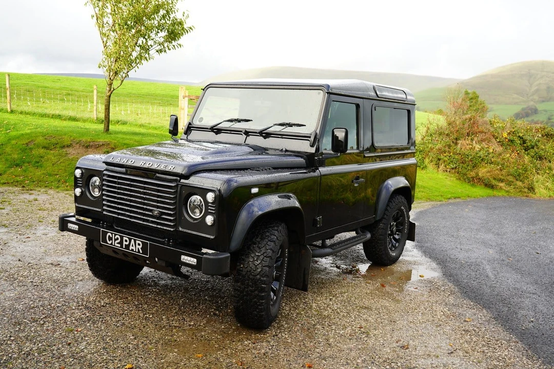 2009 Land Rover Defender 90 - Image 5 of 30