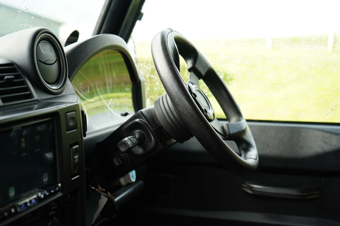 2009 Land Rover Defender 90 - Image 24 of 30