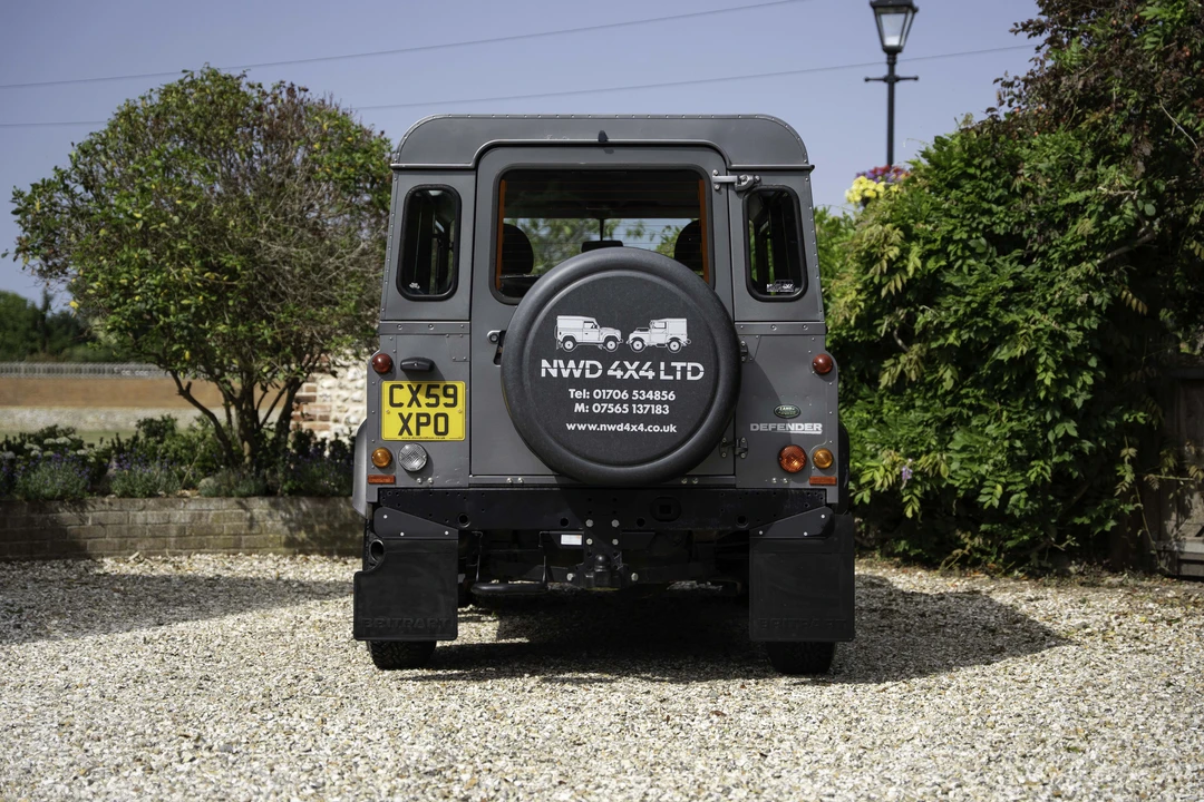 2009 Land Rover Defender 90 - Image 6 of 31