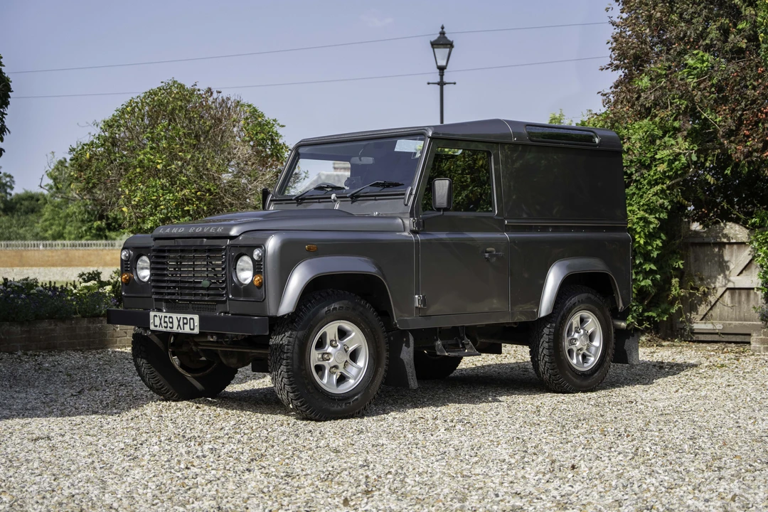 2009 Land Rover Defender 90 - Image 9 of 31