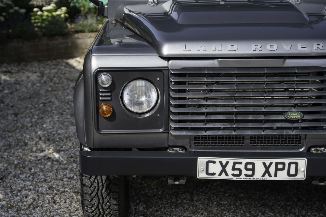 2009 Land Rover Defender 90 - Image 15 of 31