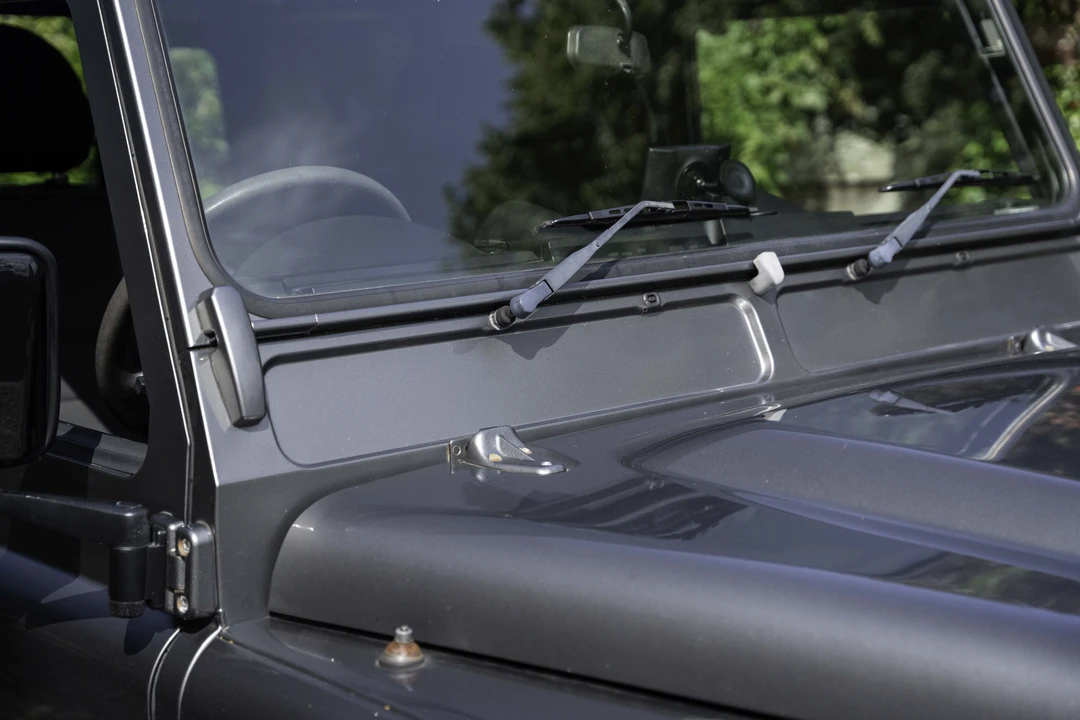 2009 Land Rover Defender 90 - Image 23 of 31