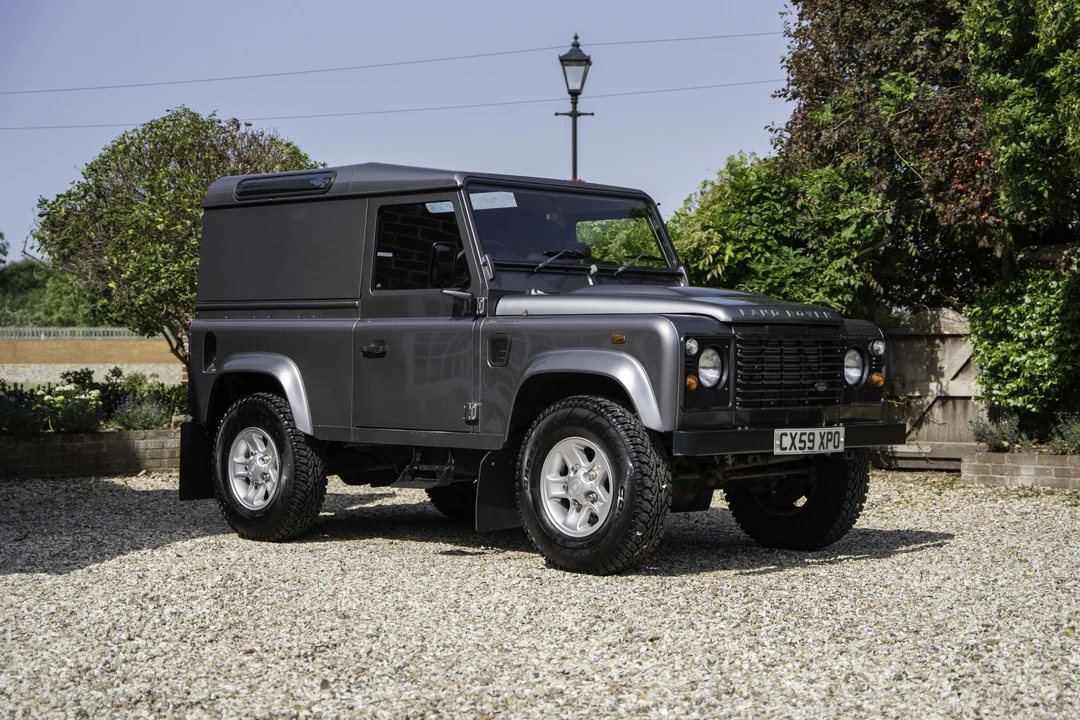 2009 Land Rover Defender 90 - Image 3 of 31