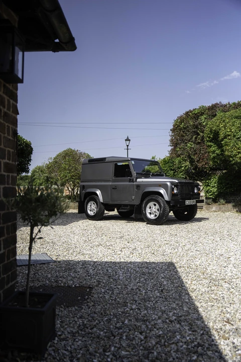 2009 Land Rover Defender 90 - Image 10 of 31