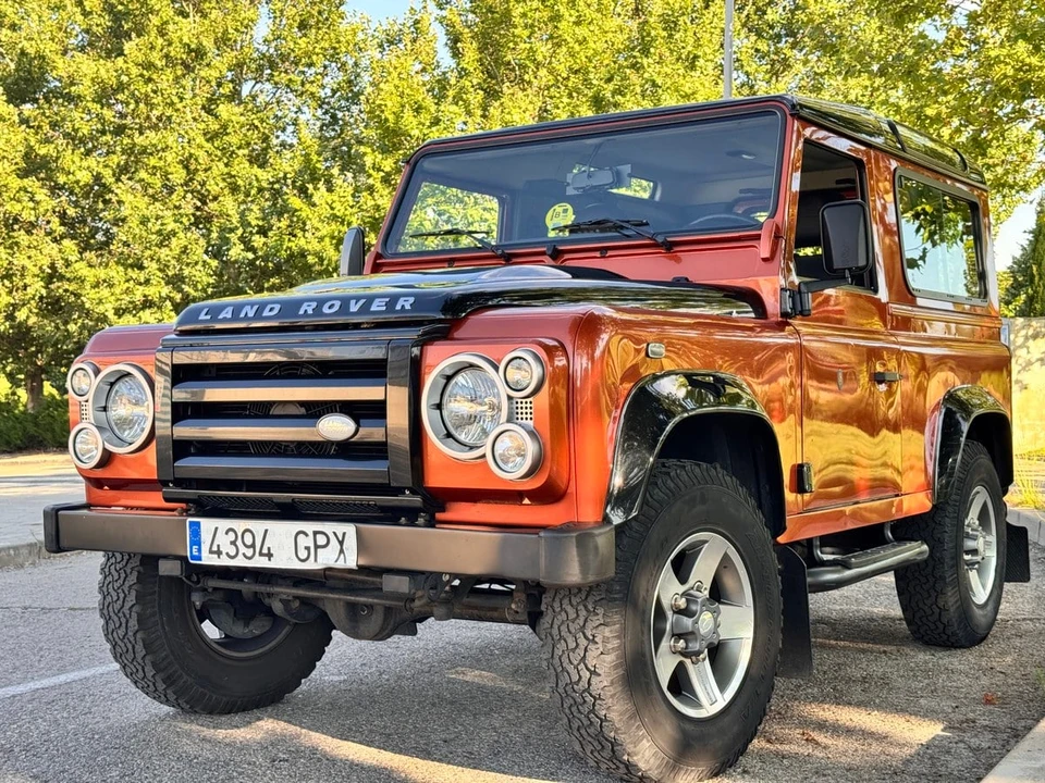 2009 Land Rover Defender 90 - Image 2 of 30