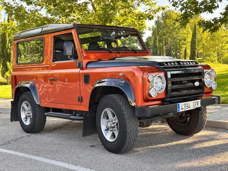 2009 Land Rover Defender 90 - Image 4 of 31