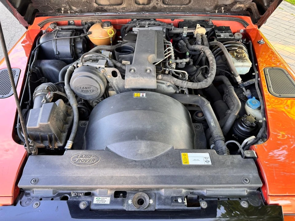 2009 Land Rover Defender 90 - Image 8 of 31