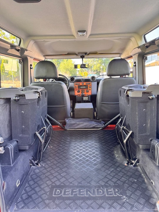 2009 Land Rover Defender 90 - Image 24 of 31