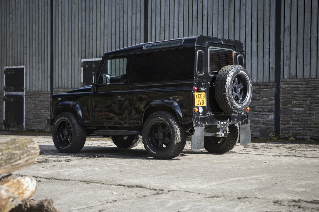 2009 Land Rover Defender 90 - Image 7 of 31
