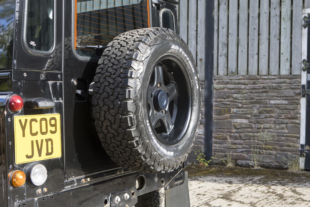 2009 Land Rover Defender 90 - Image 28 of 31