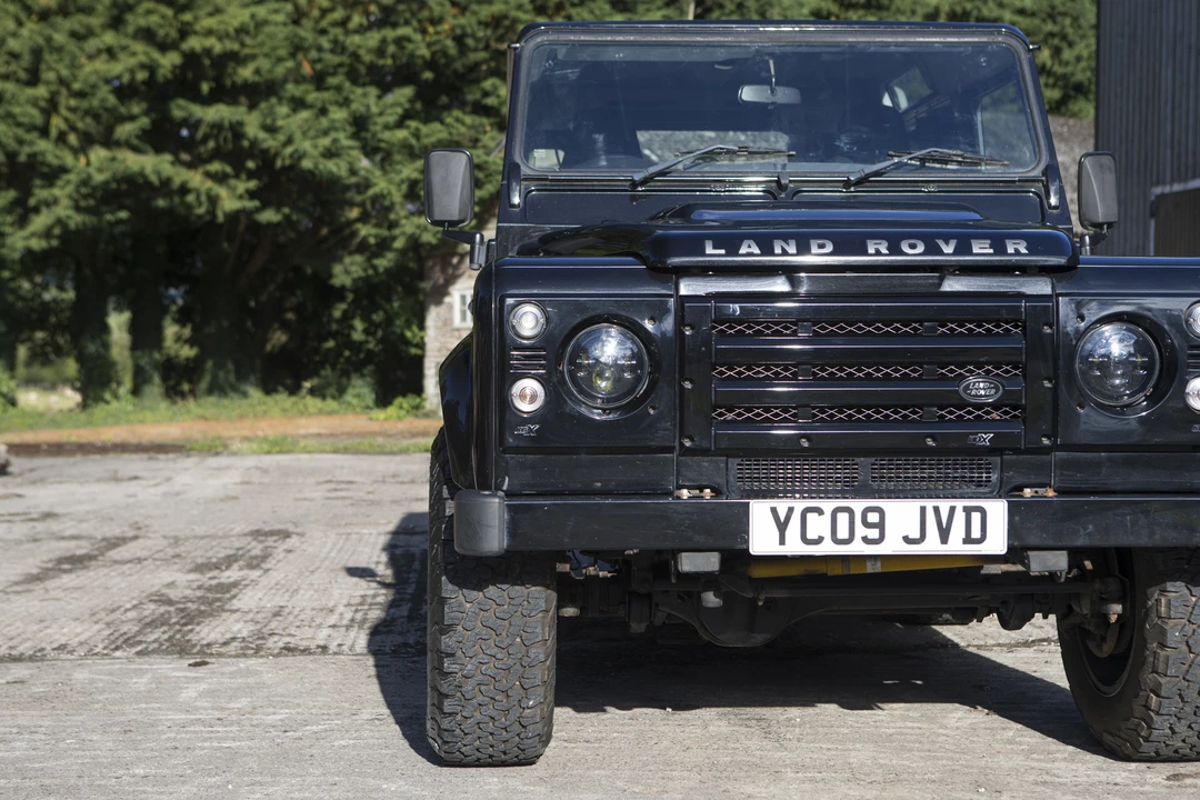 2009 Land Rover Defender 90 - Image 11 of 31