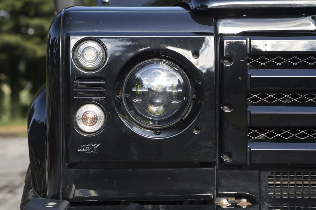 2009 Land Rover Defender 90 - Image 17 of 31