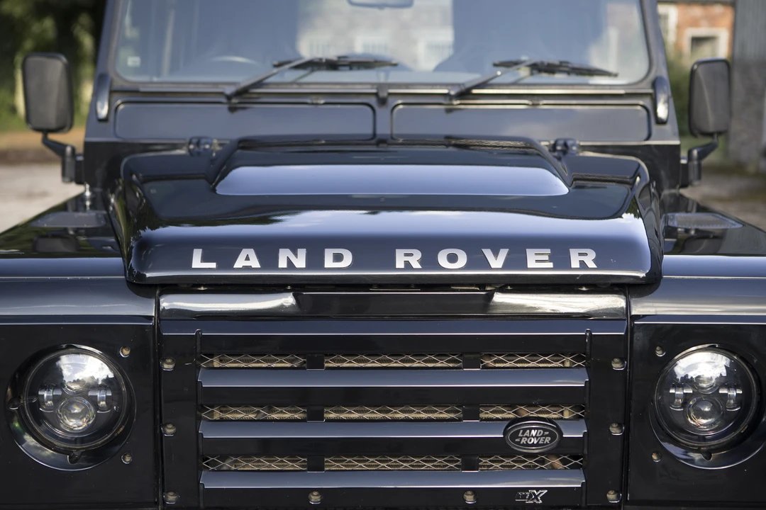 2009 Land Rover Defender 90 - Image 19 of 31