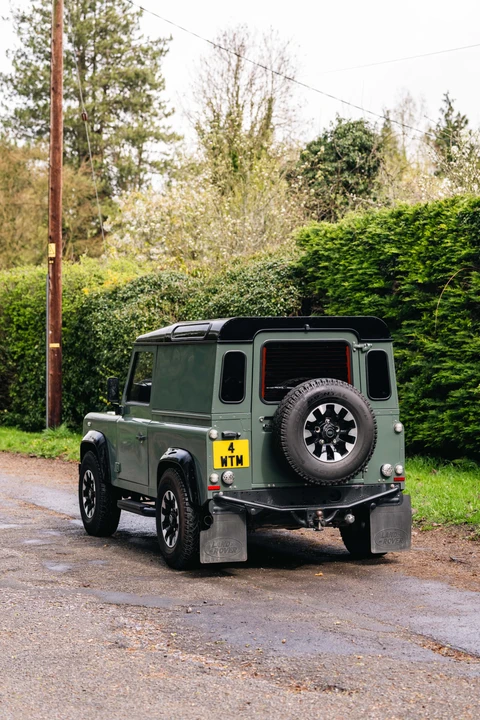 2009 Land Rover Defender 90 - Image 15 of 31