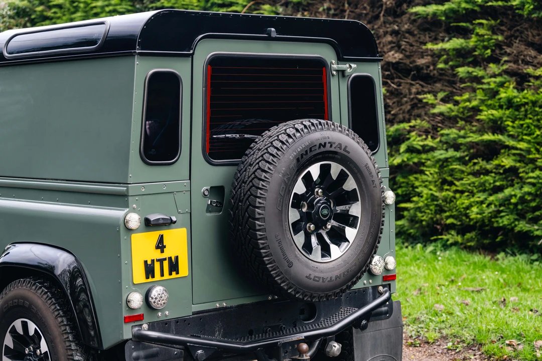 2009 Land Rover Defender 90 - Image 17 of 31
