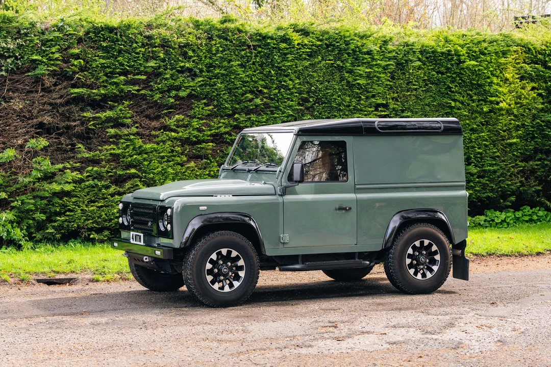 2009 Land Rover Defender 90 - Image 8 of 31