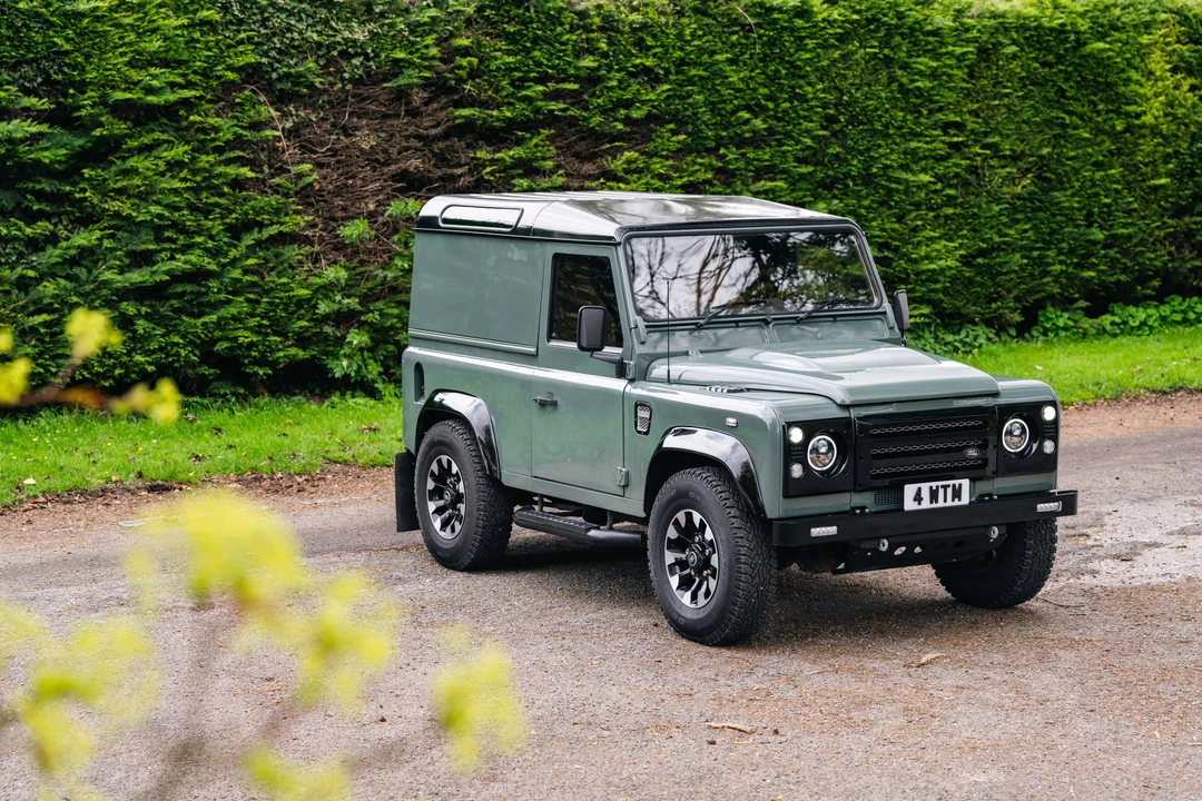 2009 Land Rover Defender 90 - Image 12 of 31