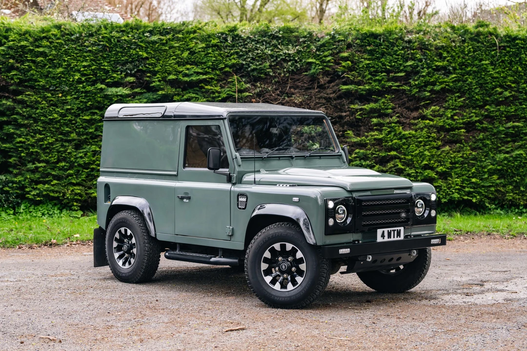2009 Land Rover Defender 90 - Image 13 of 31