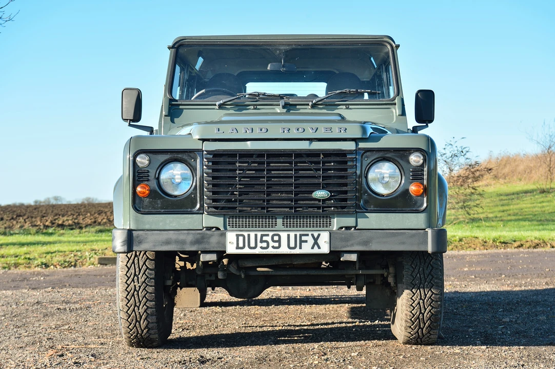 2009 Land Rover Defender 90 - Image 2 of 31