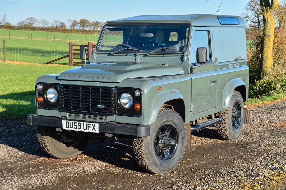 2009 Land Rover Defender 90 - Image 3 of 31
