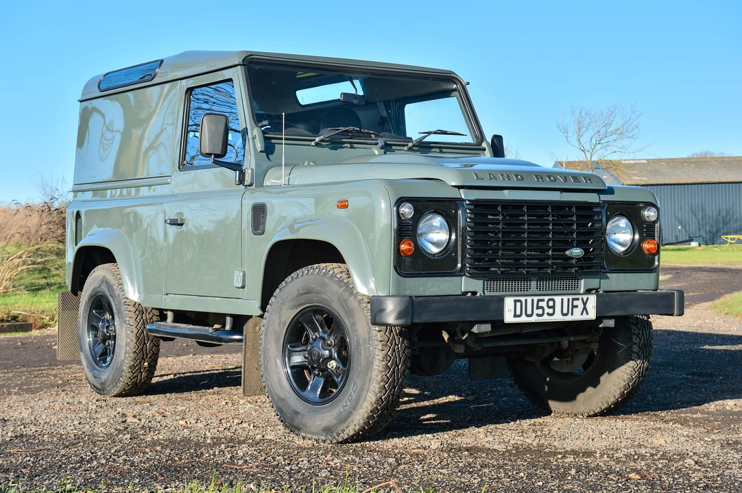 2009 Land Rover Defender 90 - Image 9 of 31