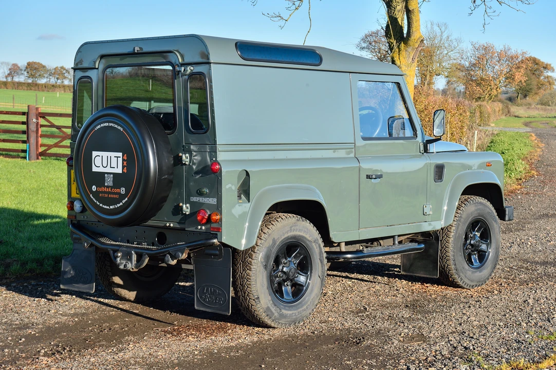 2009 Land Rover Defender 90 - Image 14 of 31