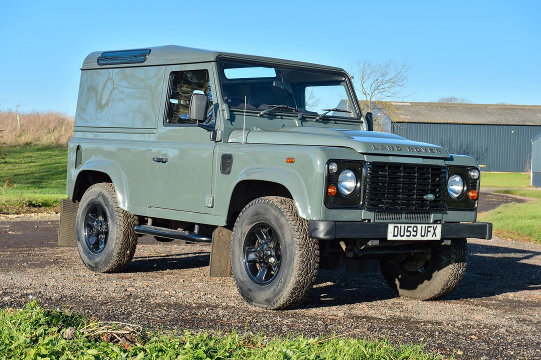 2009 Land Rover Defender 90 - Image 16 of 31