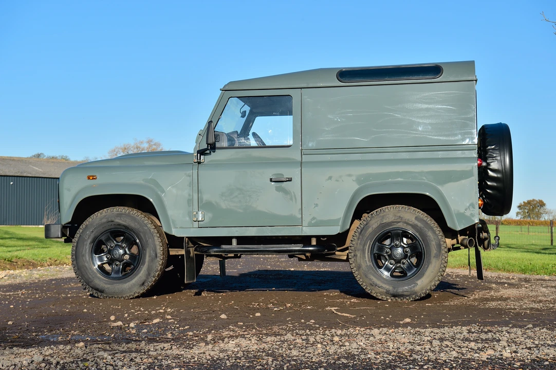 2009 Land Rover Defender 90 - Image 4 of 31