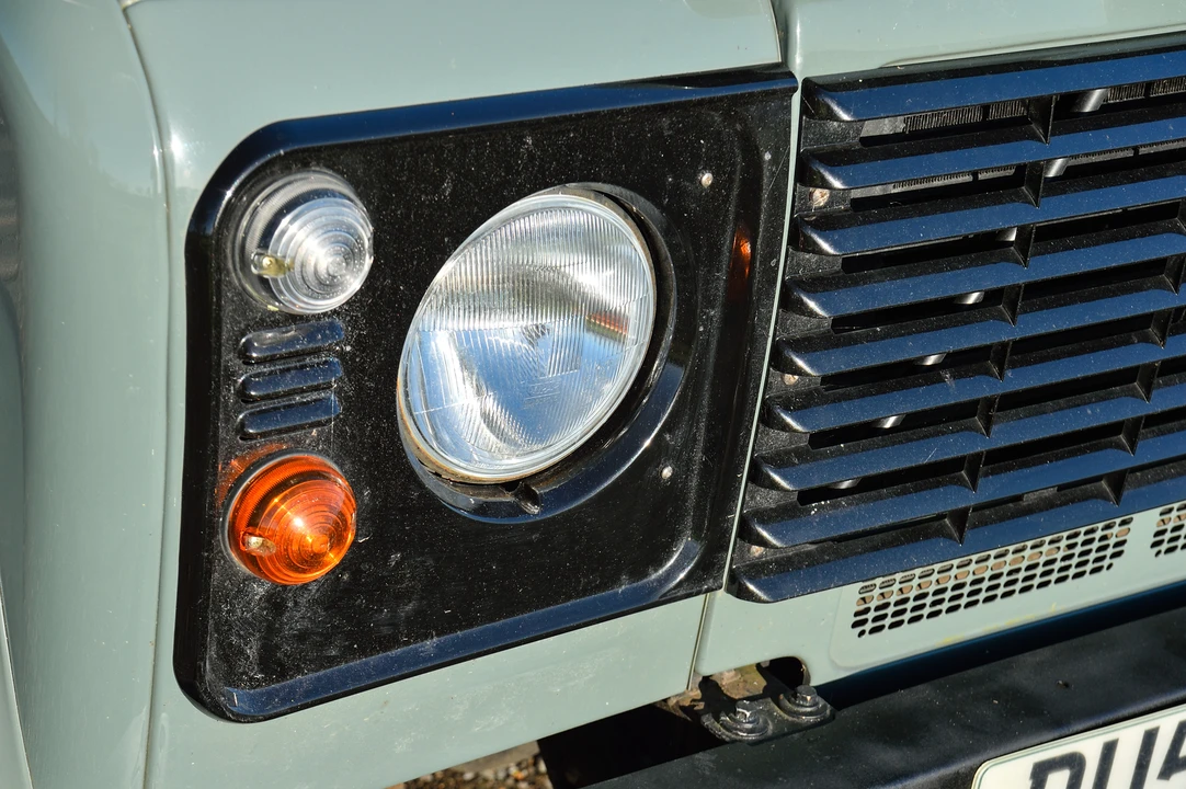 2009 Land Rover Defender 90 - Image 17 of 31