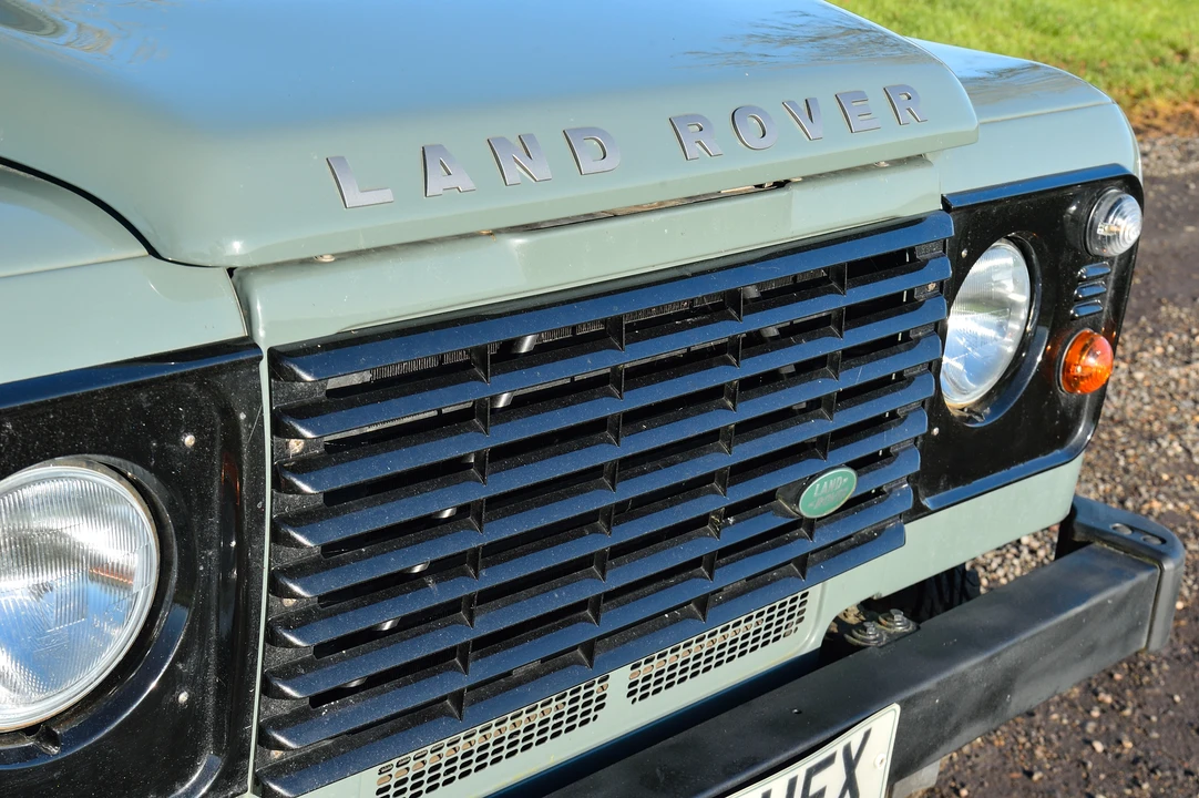 2009 Land Rover Defender 90 - Image 18 of 31