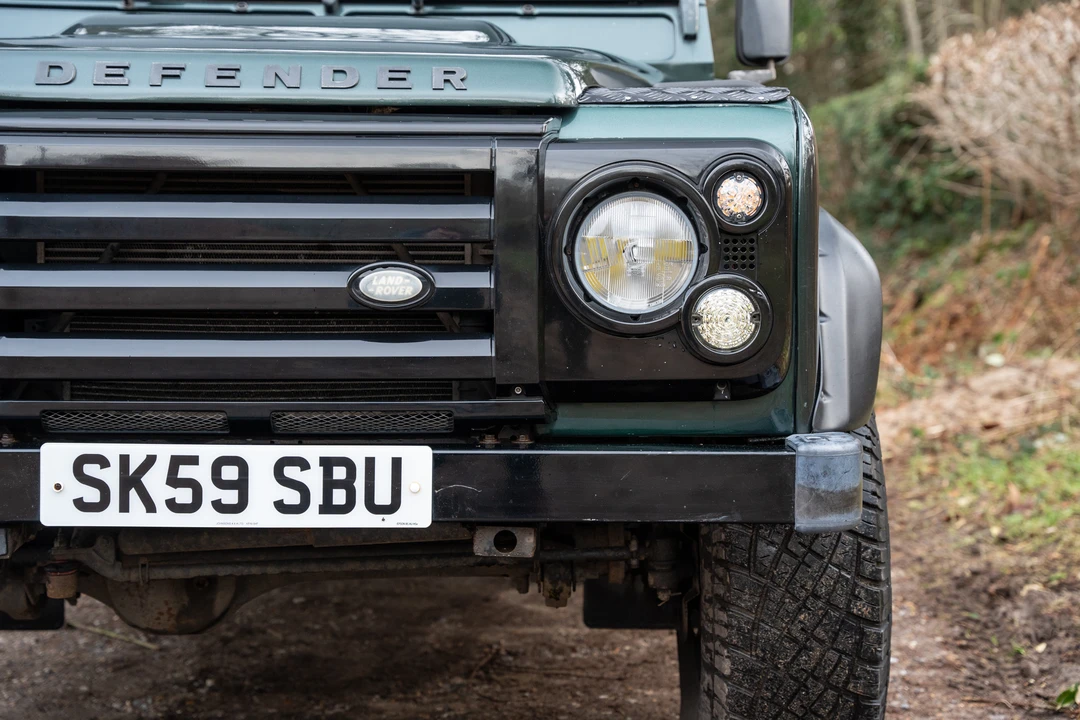 2009 Land Rover Defender 90 - Image 17 of 31