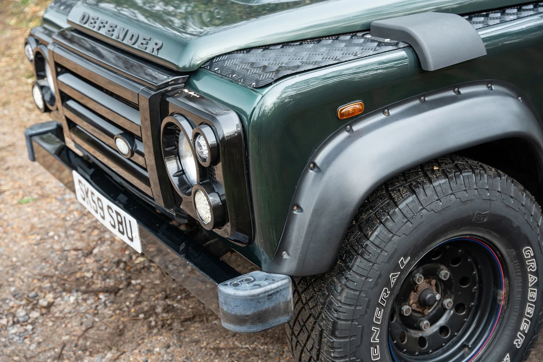 2009 Land Rover Defender 90 - Image 19 of 31
