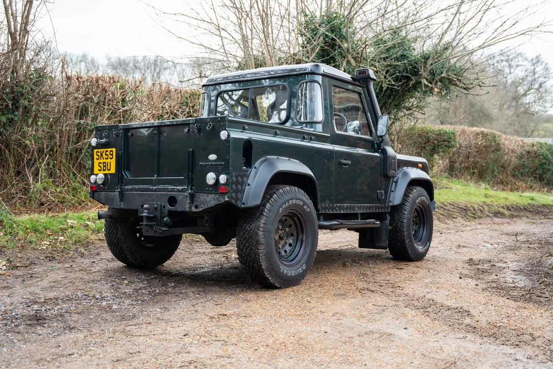 2009 Land Rover Defender 90 - Image 6 of 31