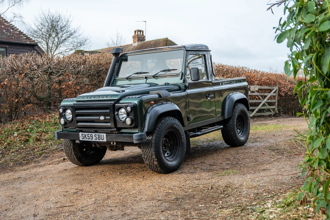 2009 Land Rover Defender 90 - Image 10 of 31