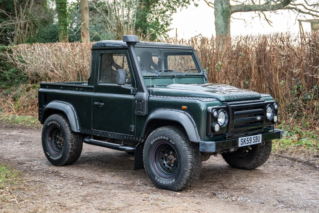 2009 Land Rover Defender 90 - Image 2 of 31