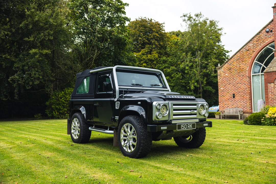 2009 Land Rover Defender 90 - Image 9 of 31