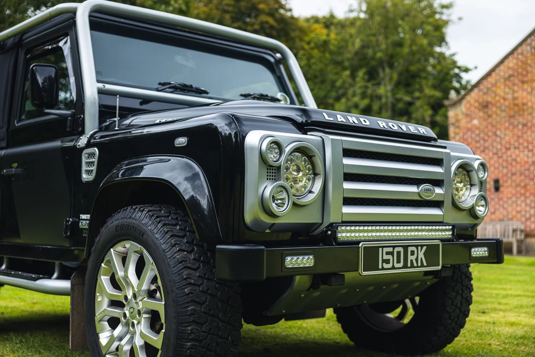 2009 Land Rover Defender 90 - Image 14 of 31