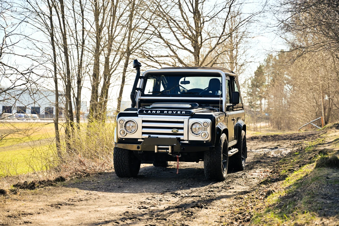 2009 Land Rover Defender 90 - Image 8 of 31