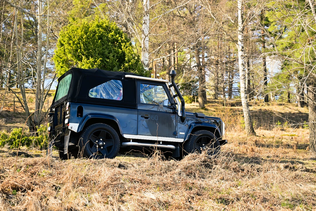 2009 Land Rover Defender 90 - Image 13 of 31